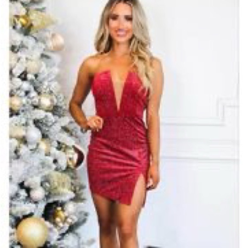 🌸AMTIUOS red glitter strap dress ✨